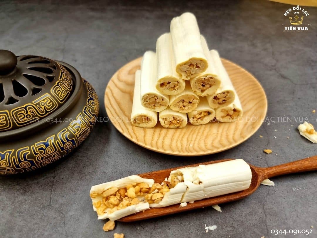 Kẹo dồi lạc thủ công